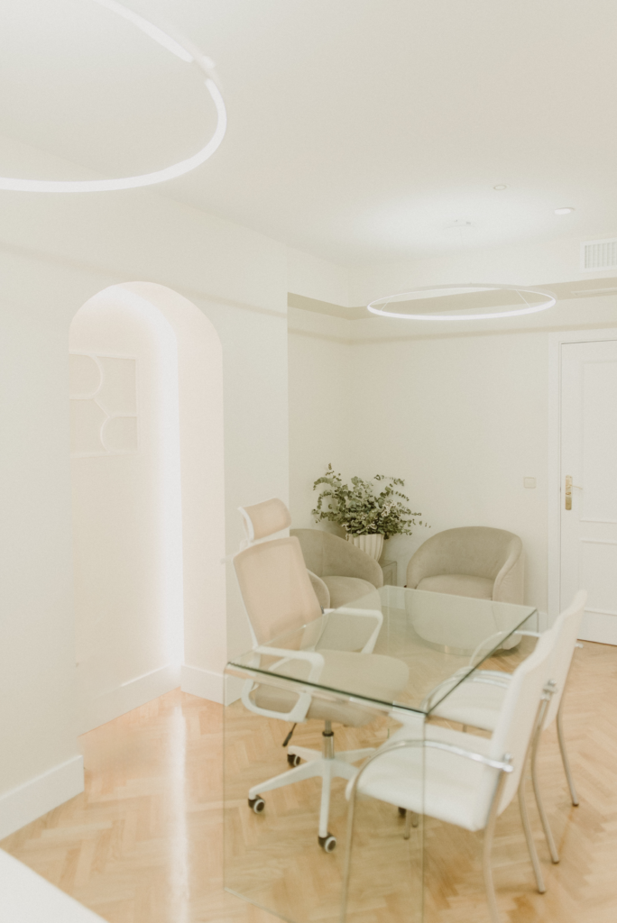 Consulta diagnóstica y estudio facial personalizado con la Dra. Patricia Regalado en Madrid