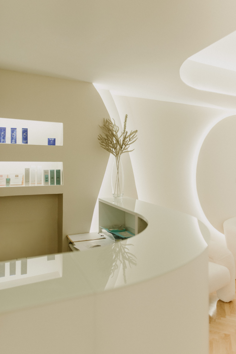 Rinoplastia ultrasónica en Madrid realizada por la Dra. Patricia Regalado para remodelar la nariz con precisión